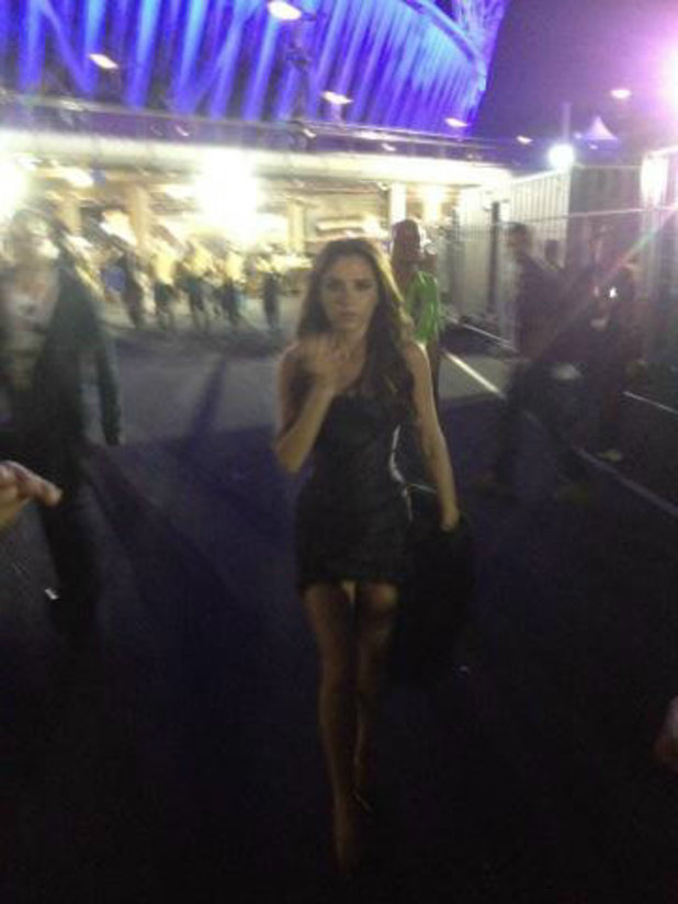 Victoria Beckham looking "overwhelmed" after coming off stage from Olympic closing ceremony