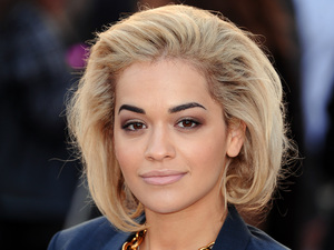 http://i4.cdnds.net/13/08/300x225/rita-ora-burberry-lfw.jpg
