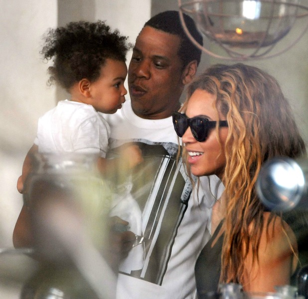 Beyoncé, Jay-Z And Baby Blue Ivy Enjoy Lunch In Paris: Pictures ...