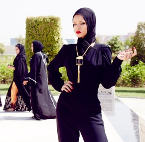 Rihanna visits grand mosque in Abu Dhabi, October 20, 2013.