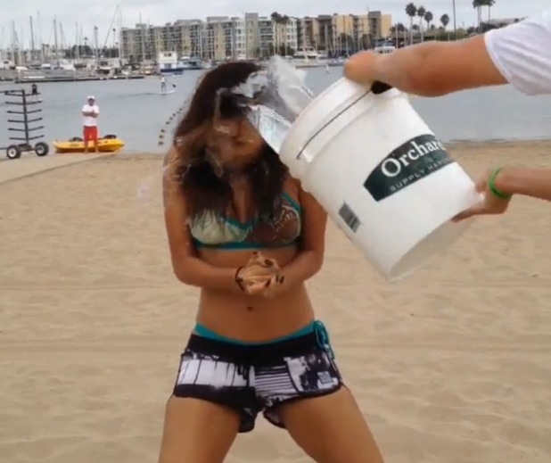 Nicole Scherzinger Takes Ice Bucket Challenge On The Chinliterally Celebrity News News