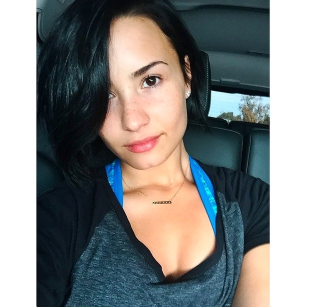 Demi Lovato Shares No Make Up Selfie On Instagram Still Looks Gorge Beauty News Reveal