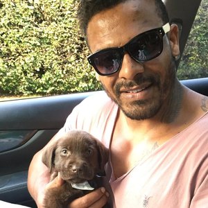Molly McFadden receives labrador from George Kay - 31 Aug 2016