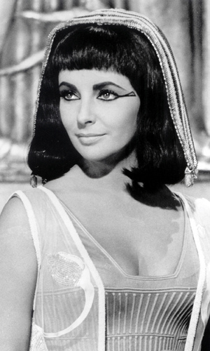 Kim Kardashian looks stunning in Elizabeth Taylor's 'Cleopatra' robe ...