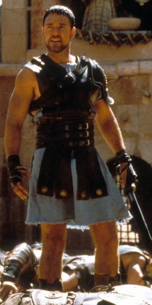 Russell Crowe weird beard pic! Whatever happened to Gladiator hunk ...