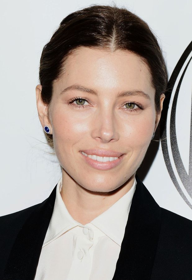 Jessica Biel proves she's a natural beauty with barely-there make-up ...