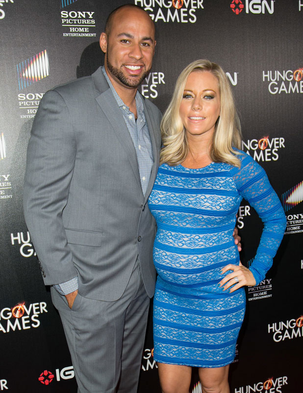 Pregnant Kendra Wilkinson highlights baby bump in tight blue dress ...