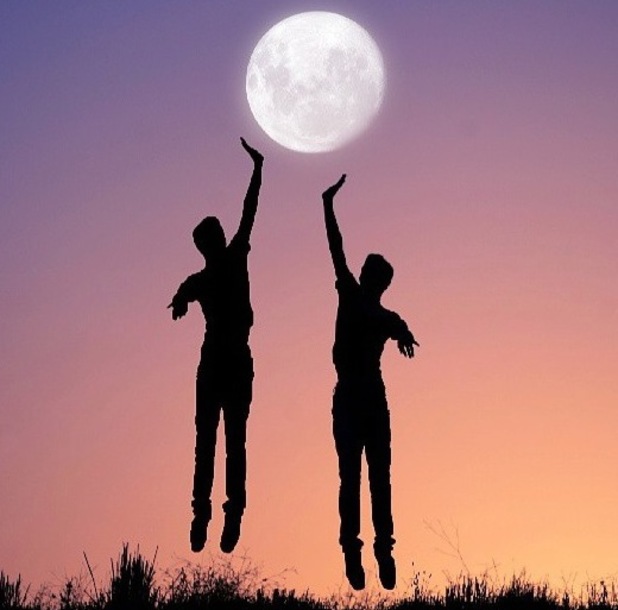 Clever pictures show man kicking and throwing the moon! - Real Life ...