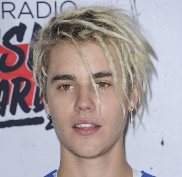 Justin Bieber debuts dreadlocks at the iHeartRadio Awards, fans go ...