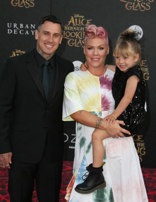 Pink's daughter Willow Sage sparkles at premiere of Alice Through The ...